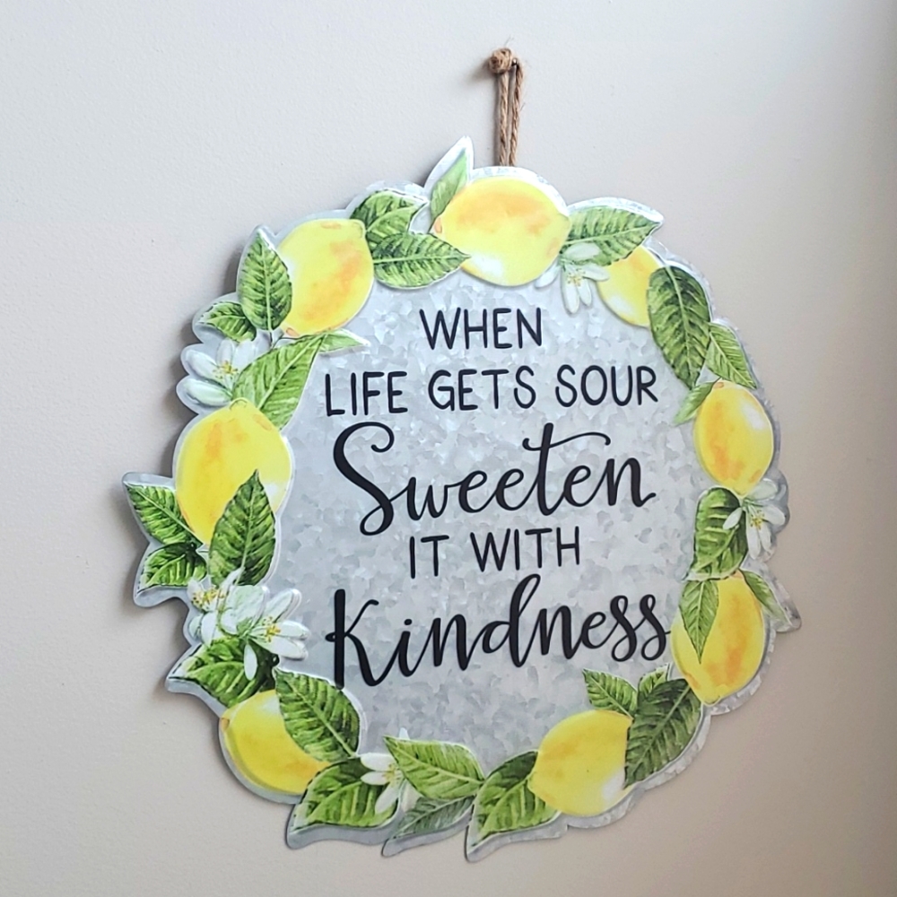 Metal Lemon's Sign Decor NWT